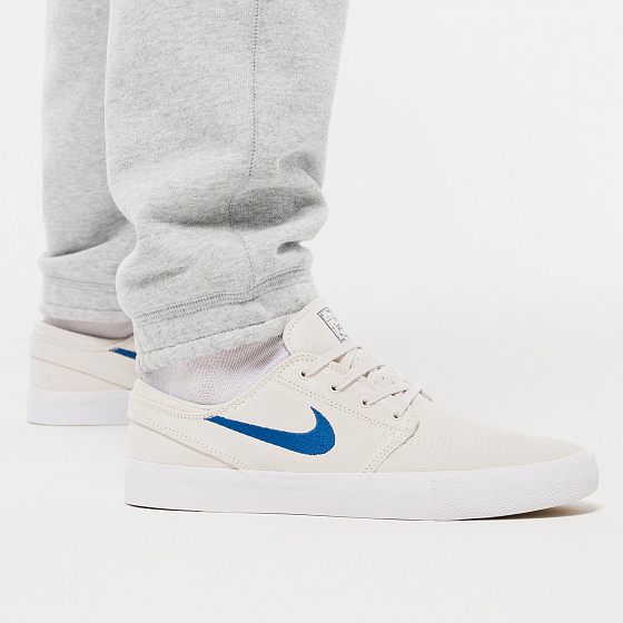 Summit white. Nike White/Court Blue.