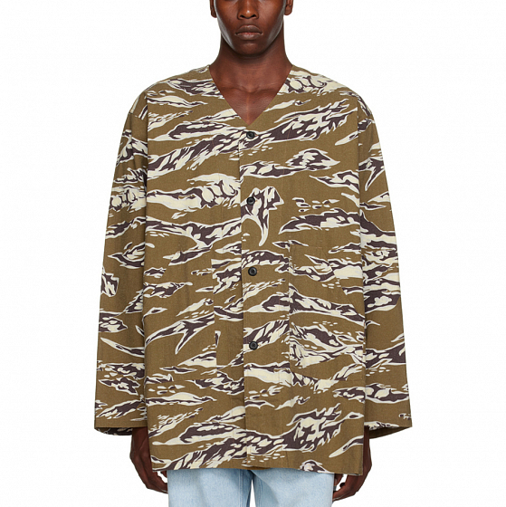Рубашка SOUTH2 WEST8 V Neck Army Shirt  SS23 от SOUTH2 WEST8 в интернет магазине www.traektoria.ru - 1 фото